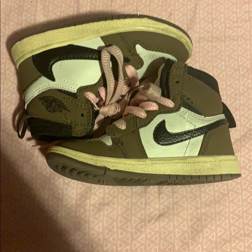 Jordan Cactus Jack 1s